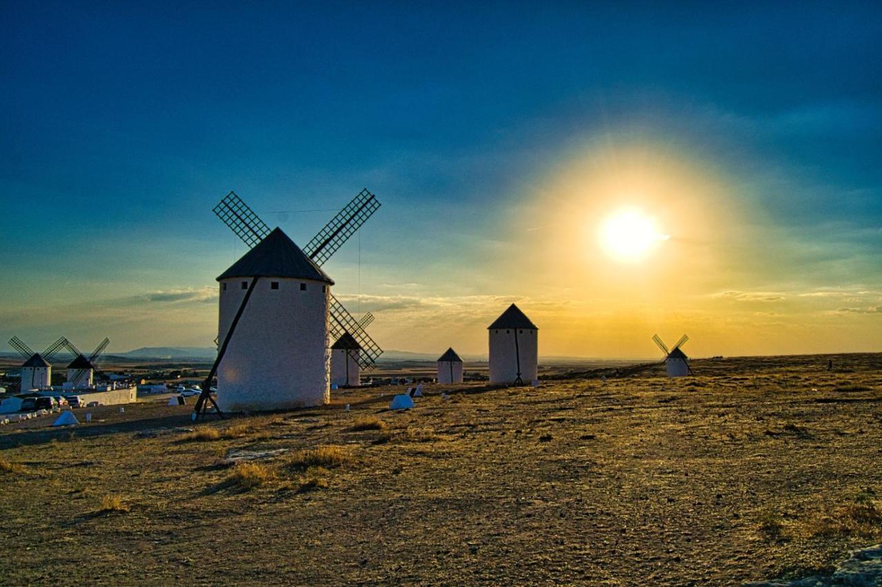 Hostal Restaurante Ego'S Campo De Criptana Dış mekan fotoğraf