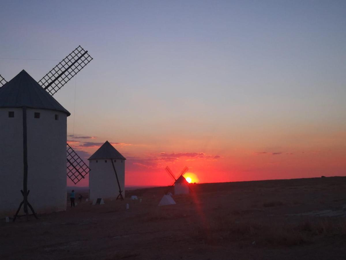 Hostal Restaurante Ego'S Campo De Criptana Dış mekan fotoğraf