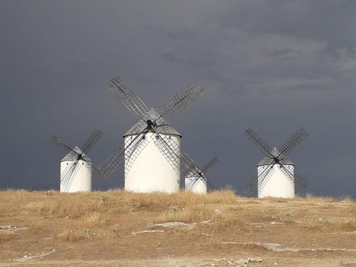 Hostal Restaurante Ego'S Campo De Criptana Dış mekan fotoğraf